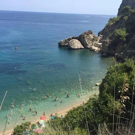 La Pedrera Rosa/the Pink Pedrera *