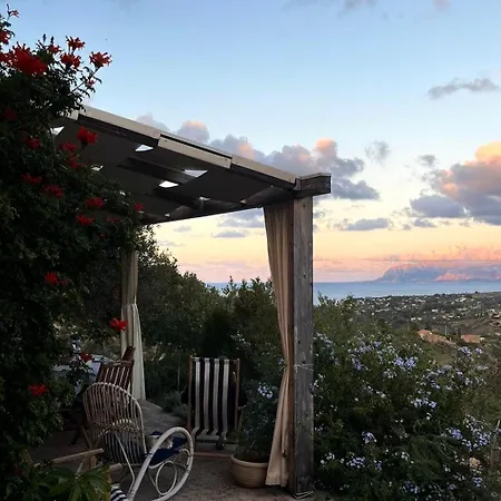 La Pedrera Rosa/the Pink Pedrera Holiday home *